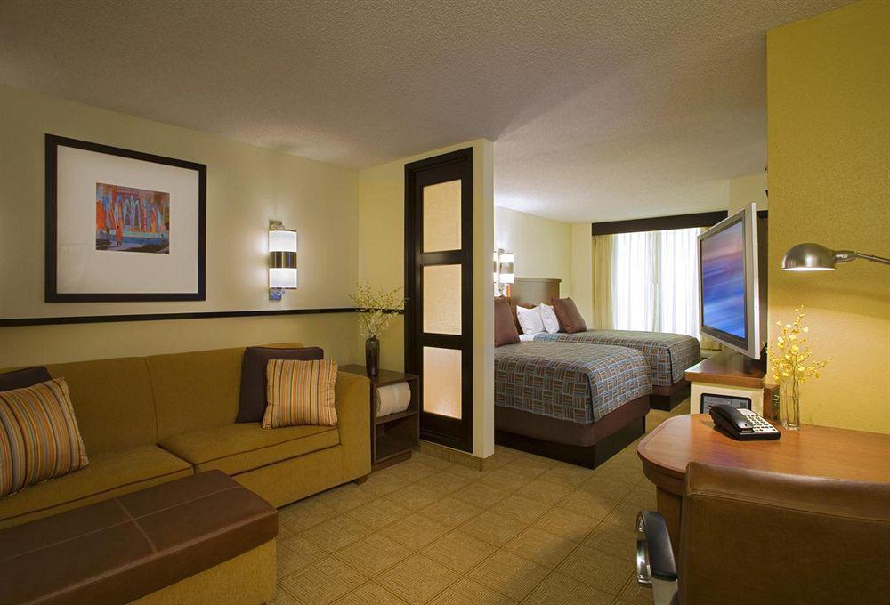 Hyatt Place Richmond Arboretum Interior photo